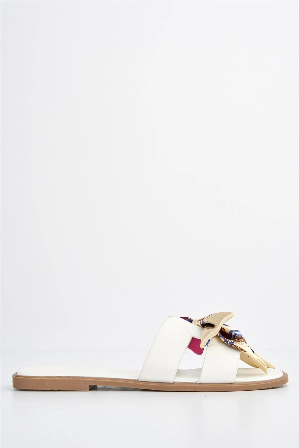Izzy Printed Bow Flat Sandal in White