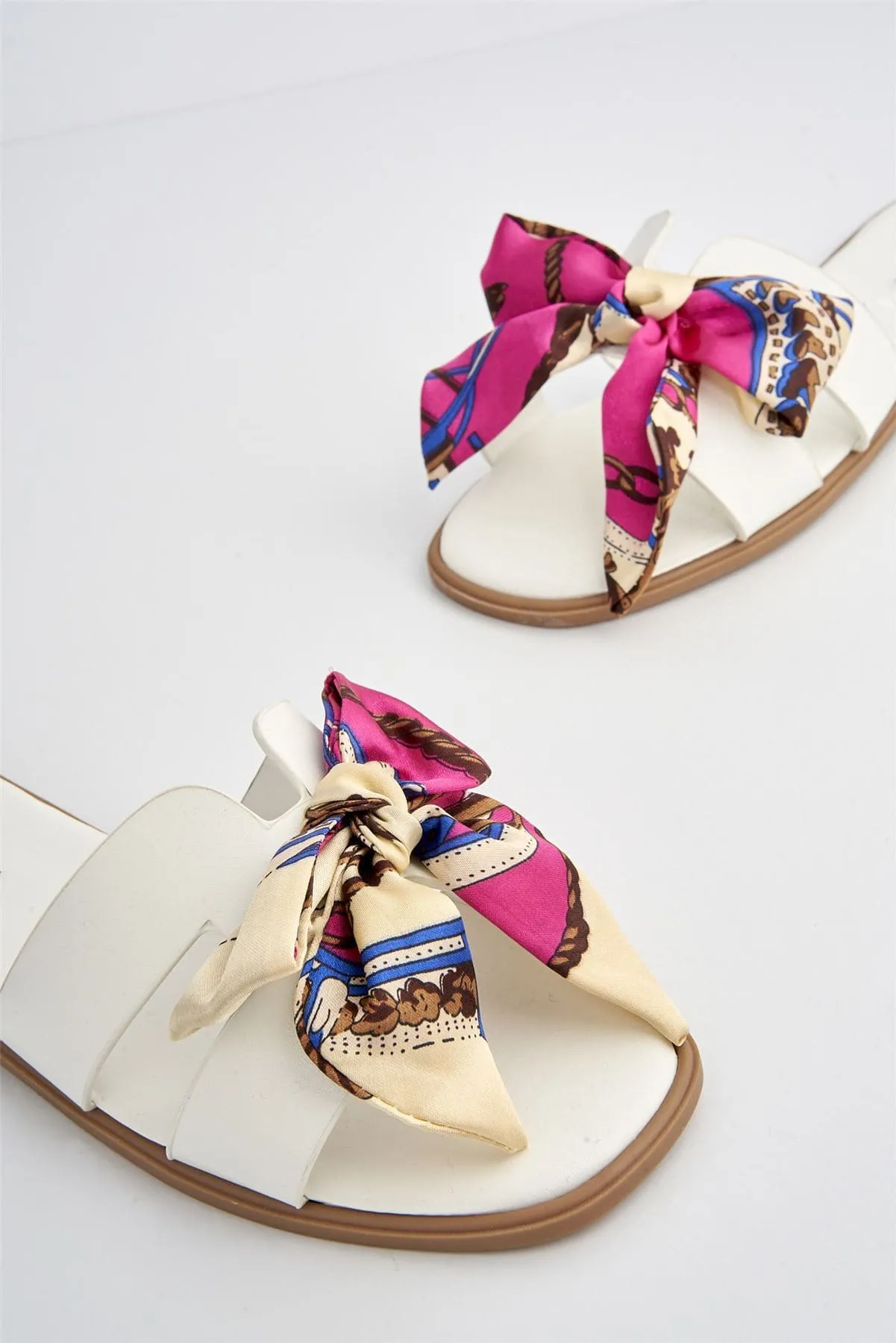 Izzy Printed Bow Flat Sandal in White