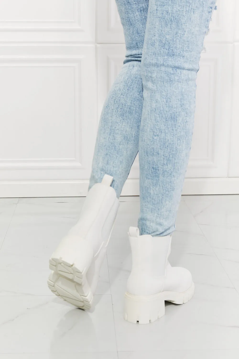 Step Up Your Game: MMShoes Work For It Matte Lug Sole Chelsea Boots