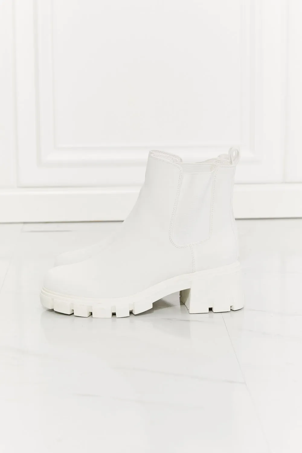 Step Up Your Game: MMShoes Work For It Matte Lug Sole Chelsea Boots