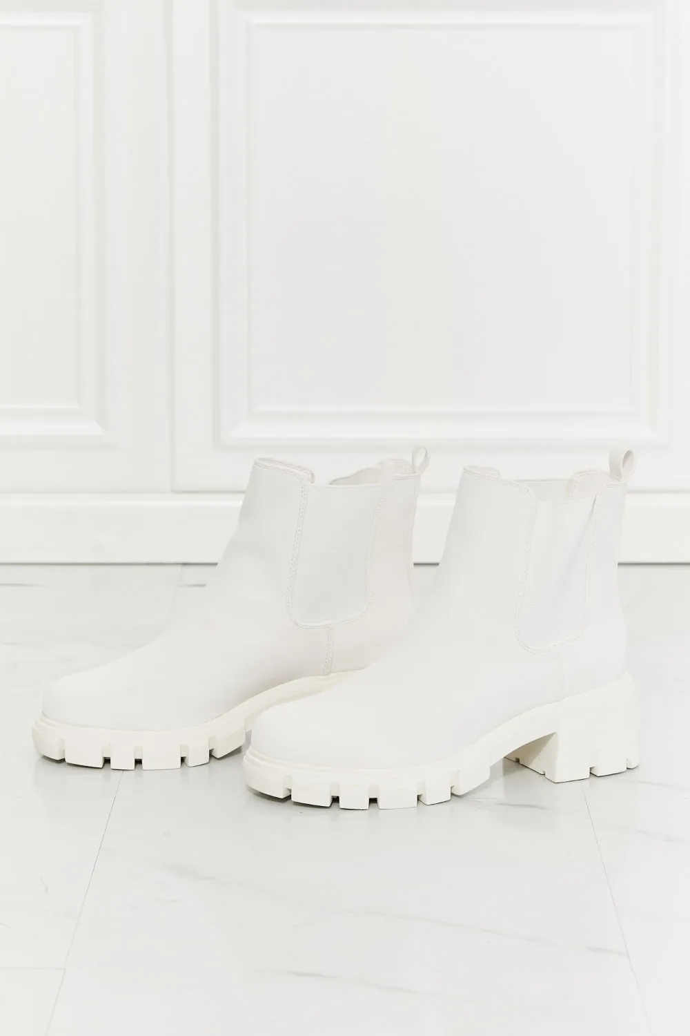 Step Up Your Game: MMShoes Work For It Matte Lug Sole Chelsea Boots