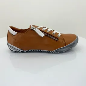 Tess Flat Sneaker - Cognac - RS12